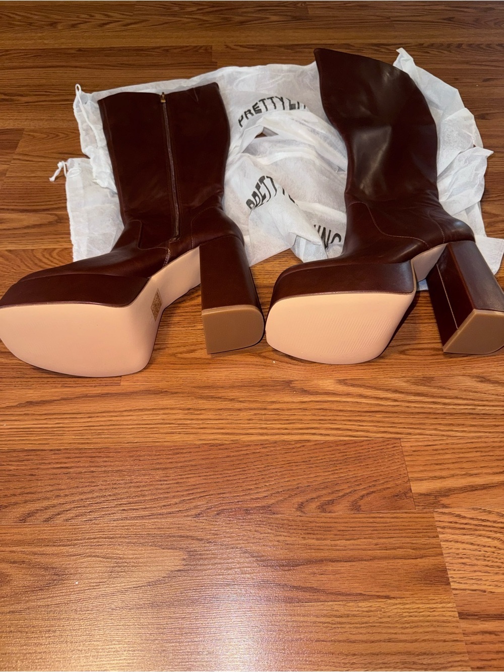 NWT Pretty Little Thing Chocolate Burnish PU 70s Platform Knee High Boots - Picture 4 of 5
